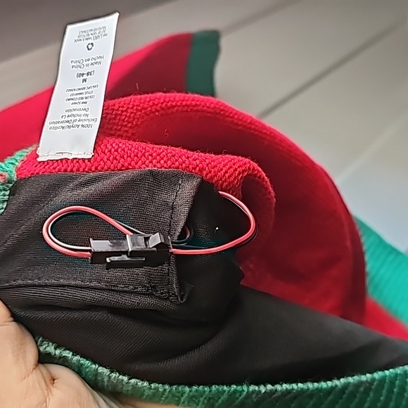 LIGHTS UP!!!Womens medium oversized Holiday cow light up sweater nwots - Picture 4 of 8